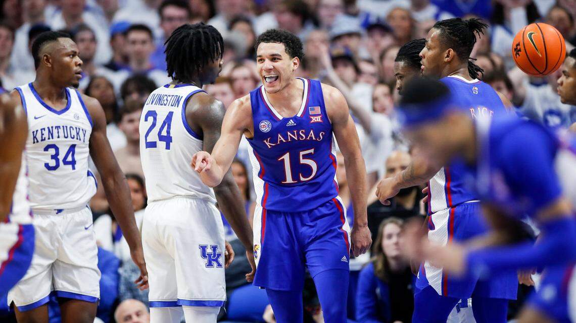 Kansas survives raucous Rupp Arena and puts an end to Kentucky basketball winning streak