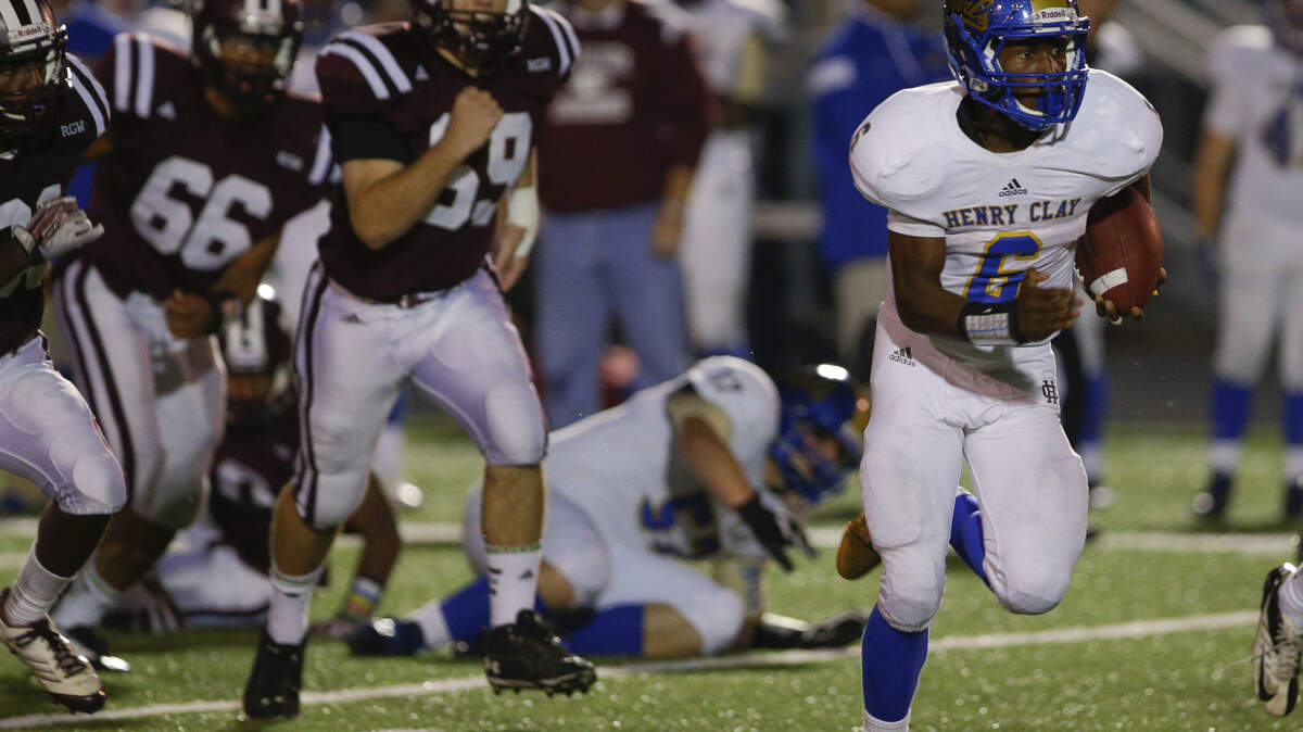 Joquise Buford ran 45 yards for a touchdown in the second quarter Friday night. The junior had 250 yards on 14 carries.