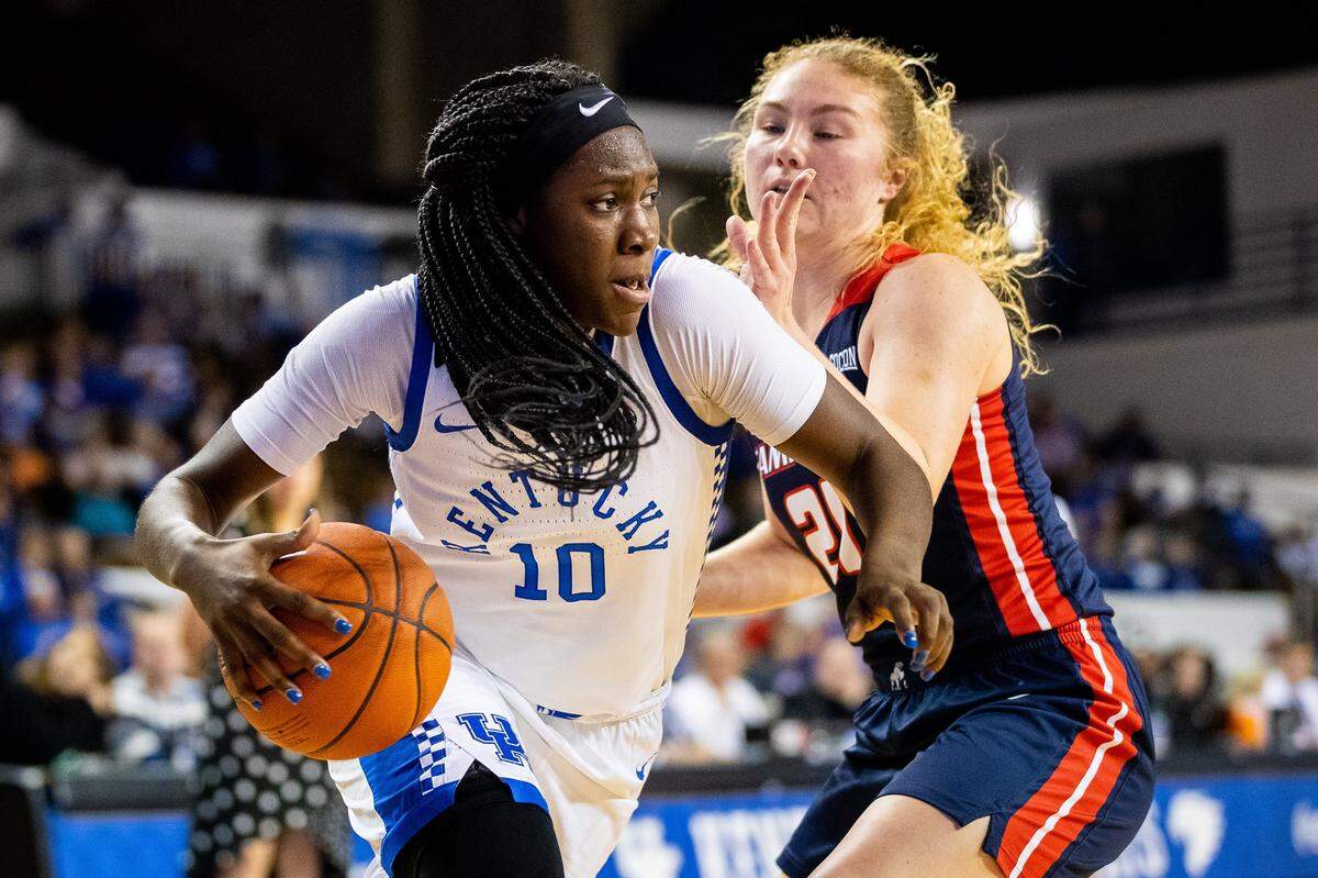 Rhyne Howard (10) led Kentucky in minutes played (31.2 per game), points (23.4), rebounds (6.5), steals (2.3) and made three-pointers (84 total) last season.