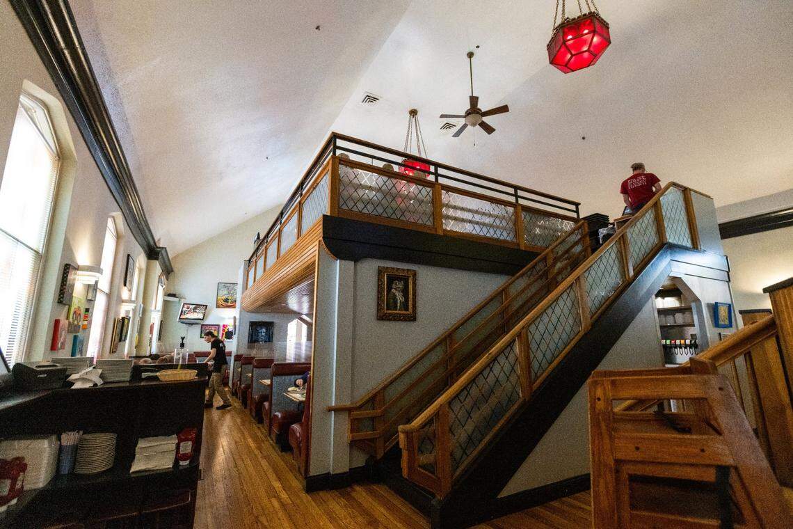 Joe Bologna’s Restaurant on Maxwell Street, August 17, 2021, located in a Victorian Gothic building built as the Maxwell Street Presbyterian Church in 1891 before being rededicated as a Jewish Synagogue, then a restaurant in 1989.