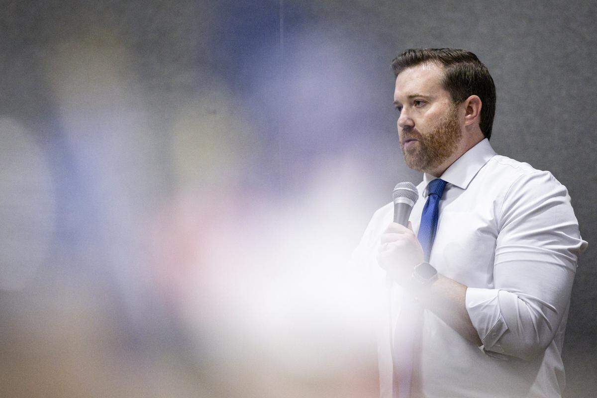 Logan Forsythe speaks during the annual Wendell H. Ford Dinner on Tuesday, Sept. 30, 2025, at Clay Community Center in Mount Sterling, Ky.