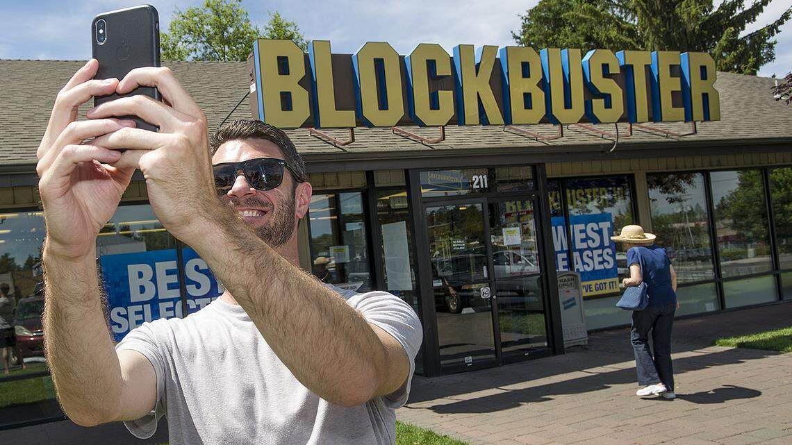 Scott Thornton takes a selfie in July 2018 in front of the Bend, Ore., Blockbuster. The Blockbuster store in Bend, Oregon became the last one in the US last year. And now it’s the only one in the world.