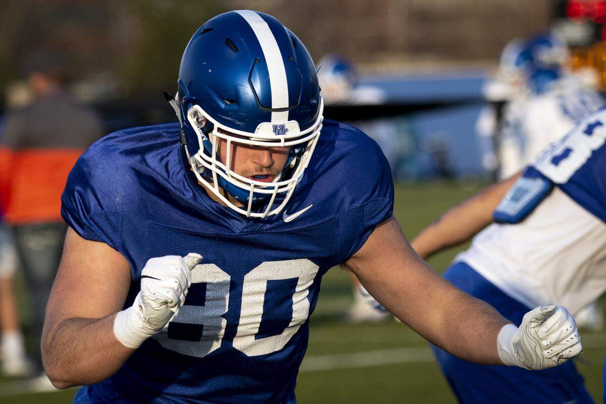 When it comes to blocking, Kentucky tight end Brenden Bates said the advice he receives from coaches and his football-playing family is “You’ve gotta get low and mean.”