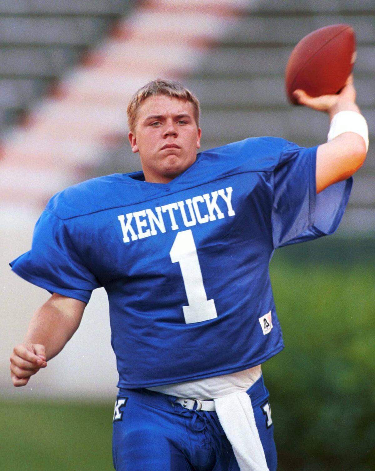 Kentucky All-Stars quarterback Jared Lorenzen warms up beforeentering the  game against the Tennessee All-Stars on Friday, June 18,1999, in Knoxville,  Tenn. (AP Photo/Wade Payne)