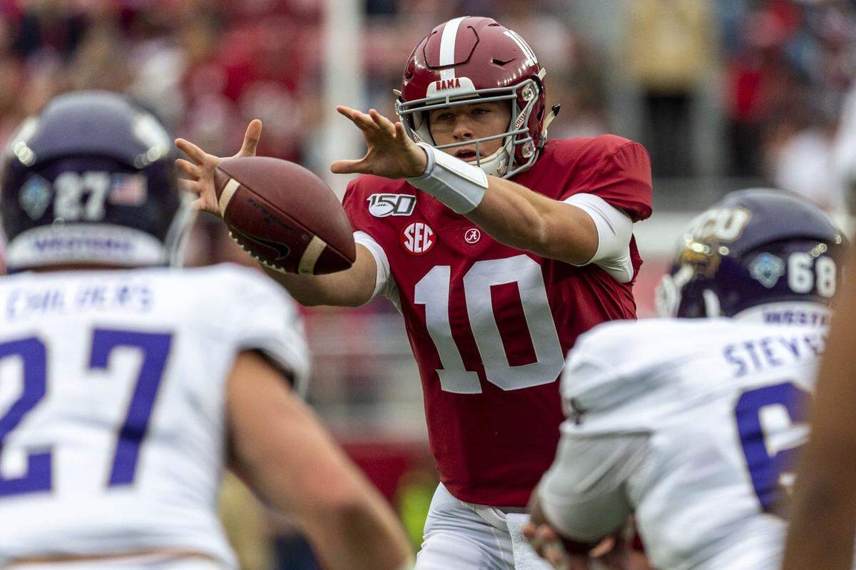 A one-time Kentucky recruiting commit, Alabama quarterback Mac Jones (10) started four games last season in place of an injured Tua Tagovailoa. This season, Jones is competing for the Crimson Tide starting QB position with lavishly hyped true freshman quarterback Bryce Young.