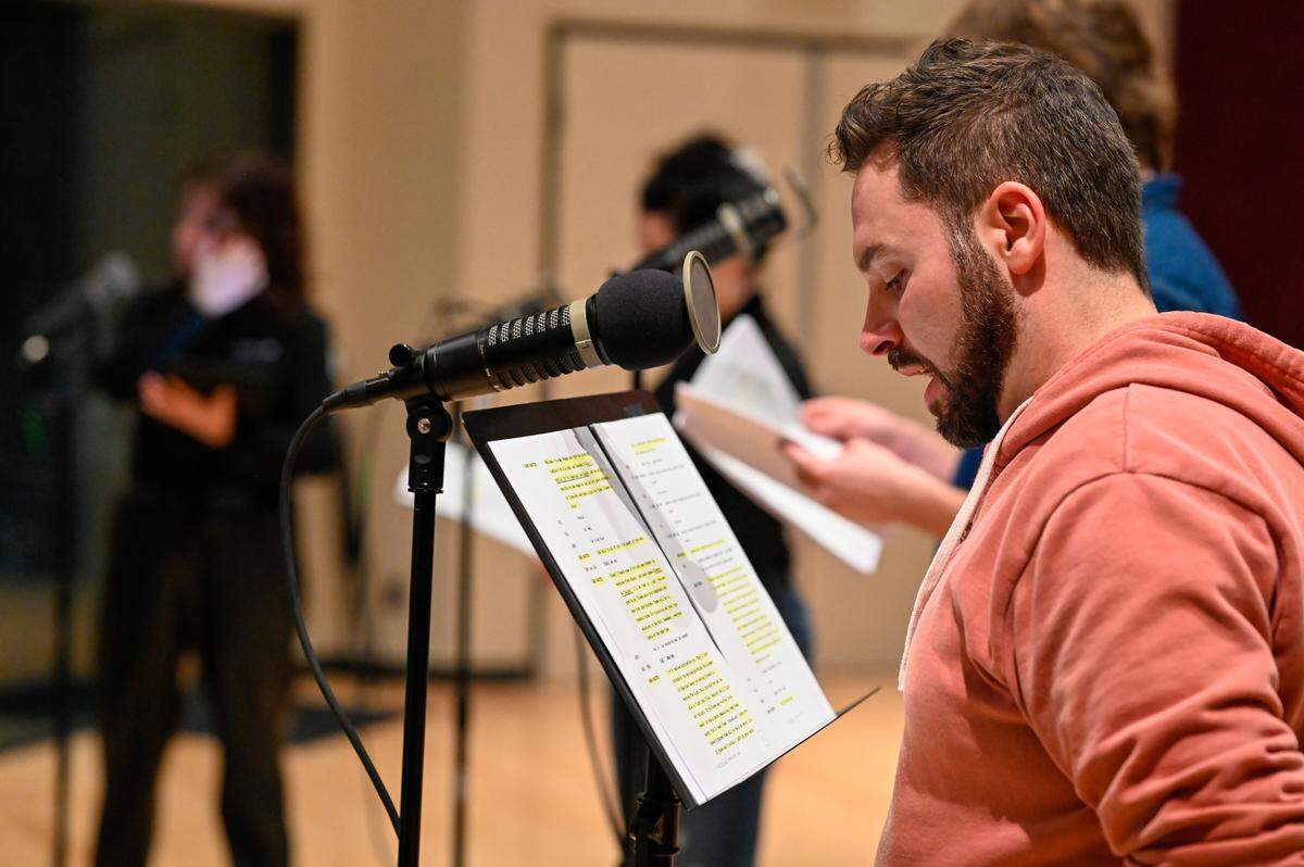 Mark Mozingo is the game master in “It Ain’t Nothin’: Restore the Light” by Vivian Snipes. AthensWest Theatre Company is producing the radio play “Last-Minute Gifts” with WUKY-FM 91.3. Recording took place at the WUKY studios, 2640 Spurr Road in Lexington, Kentucky on Dec. 4 and 5, 2021. The shows air Dec. 20 and 25, 2021.