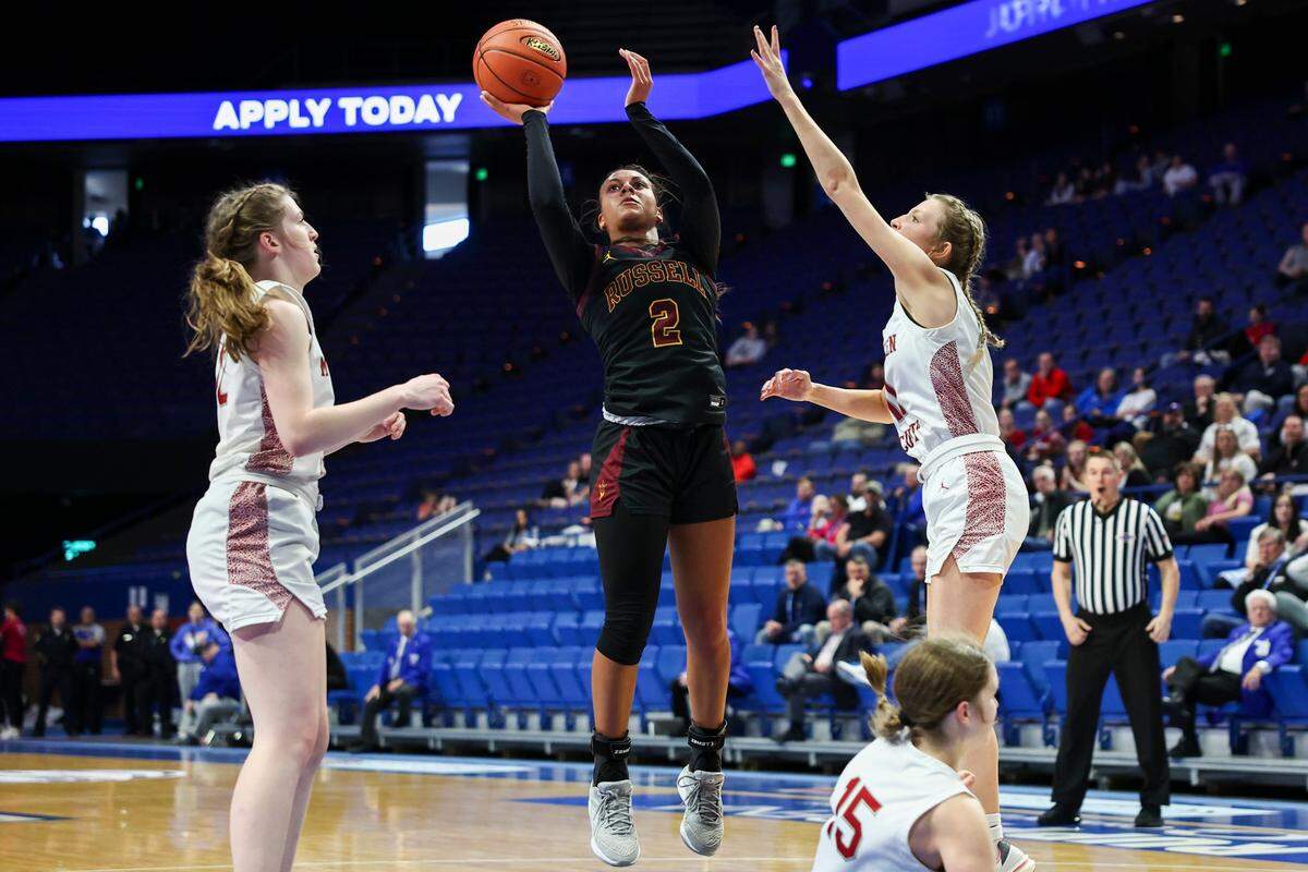 Shaelyn Steele (2) drives against McCracken County’s Ava Hughes (15) on Wednesday. Steele, the Red Devils’ Miss Basketball finalist, finished with 15 points and nine rebounds before fouling out.