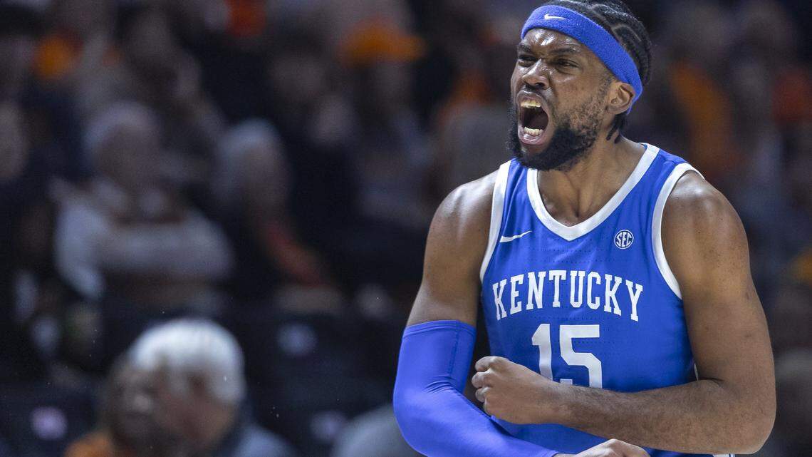 No point guards, no problem. Kentucky knocks off No. 8 Tennessee in Knoxville