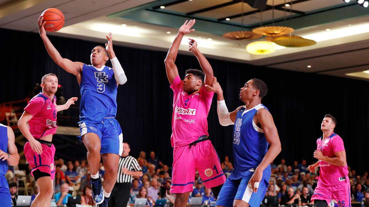 Kentucky freshman Keldon Johnson drove to the basket during the Wildcats’ win over Mega Bemax of Serbia on Saturday night.