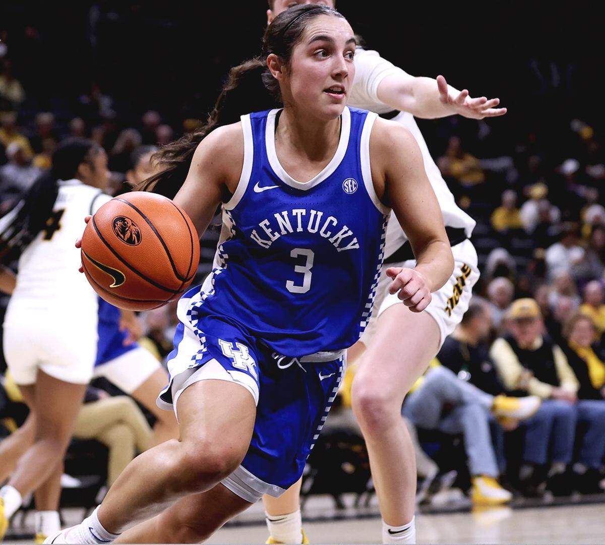 Kentucky point guard Georgia Amoore finished with 19 points and five assists on Thursday night.