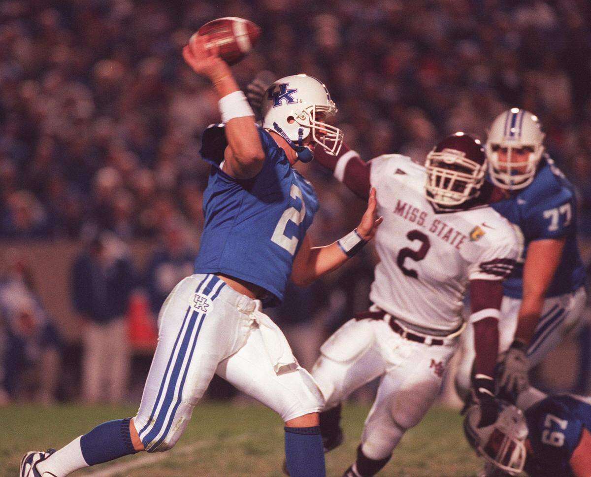 Tim Couch quarterbacked Kentucky to a 37-35 win in 1998 over eventual SEC West Division champion Mississippi State.
