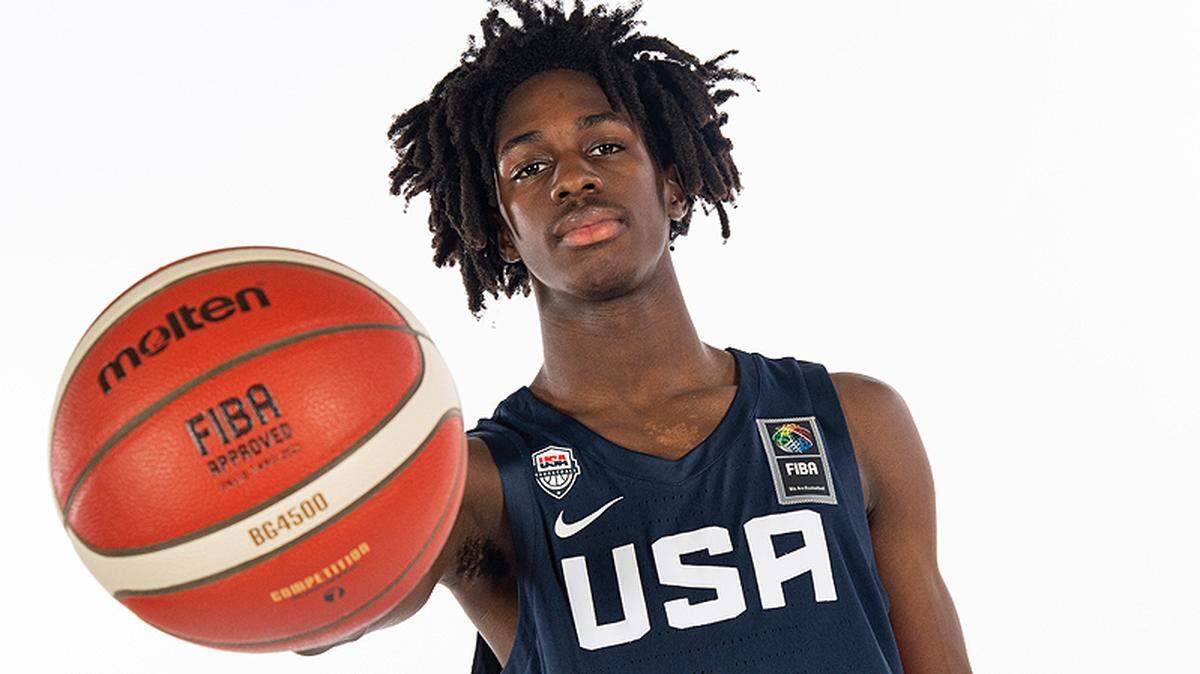 Ian Jackson is one of the top basketball prospects in the recruiting class of 2024.