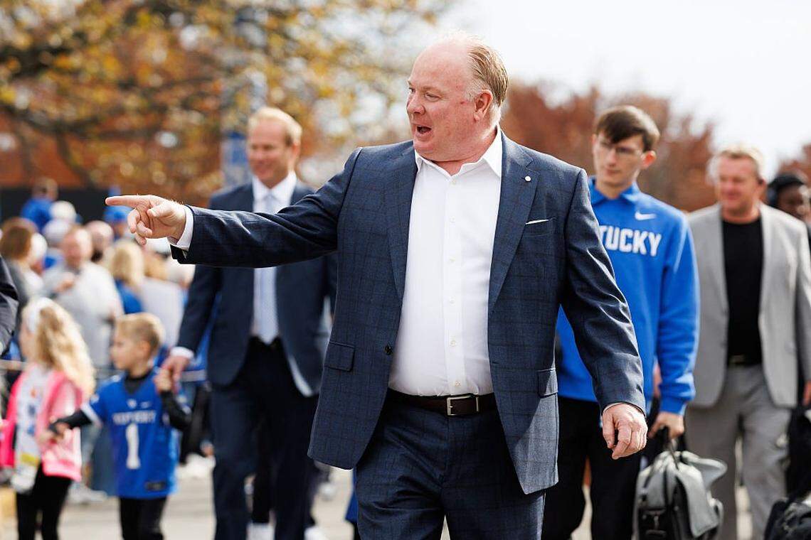 In spite of a restive fan base, Kentucky football coach Mark Stoops has not talked this week like a head man expecting to change jobs.