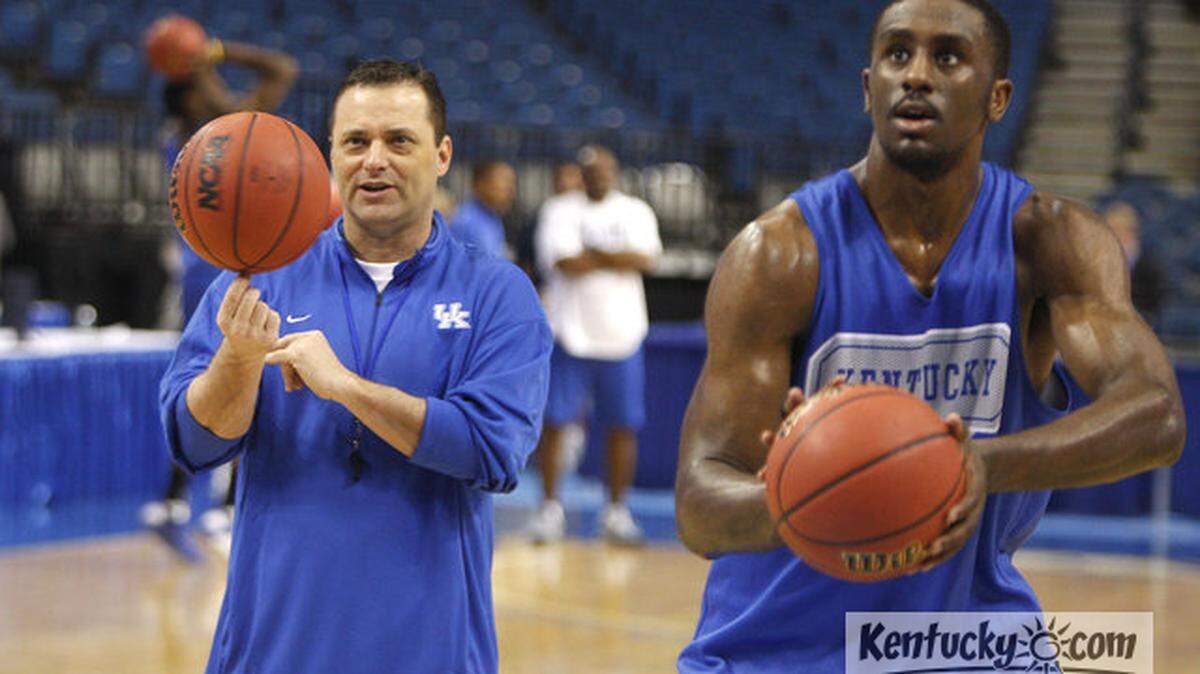 Billy Gillispie spun a basketball on his finger while Patrick Patterson shot free throws in 2009. Over three years, five of Gillispie's recruits, including Patterson, were taken in the NBA Draft.