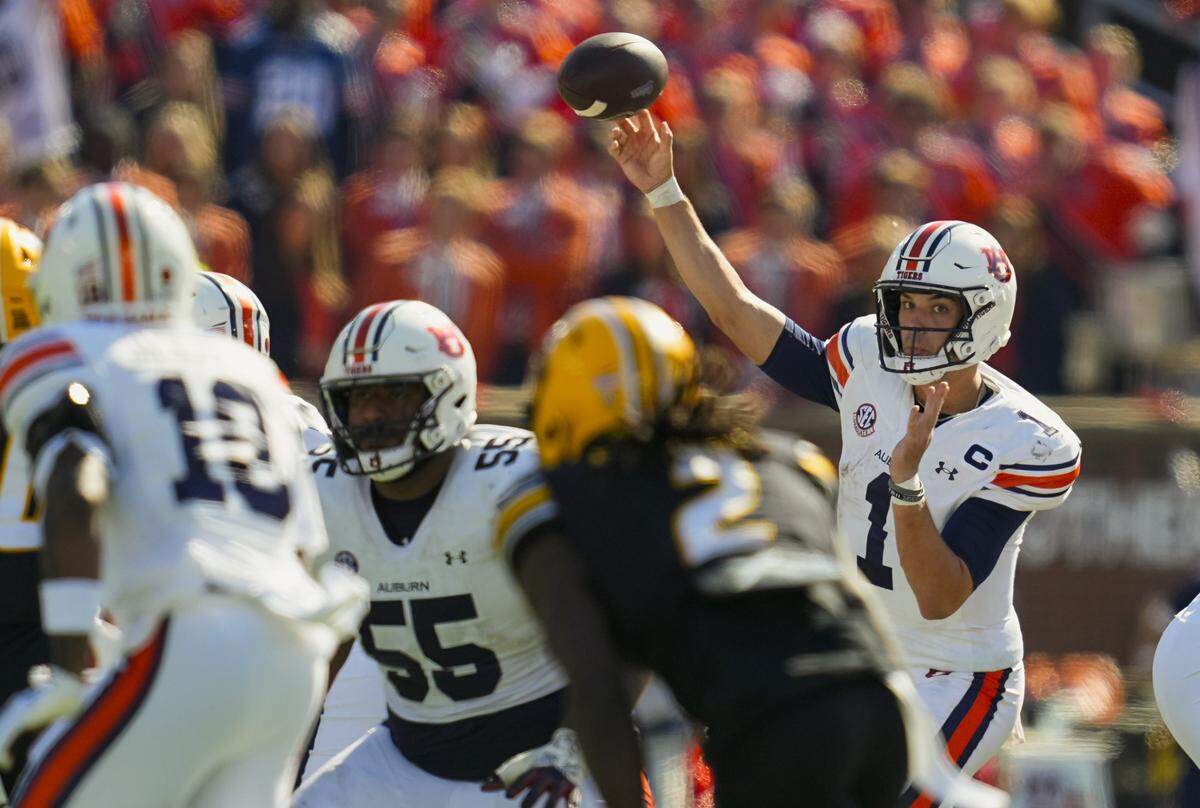 Auburn quarterback Payton Thorne (1) completed 17 of 29 passes for 176 yards and a touchdown in the Tigers’ 21-17 loss at No. 19 Missouri last week.