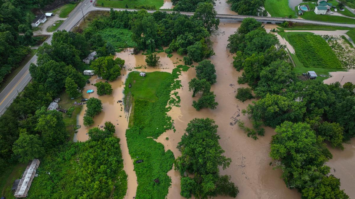 UPDATED: Heavy rain knocks out power to more than 23,500 Eastern Ky customers
