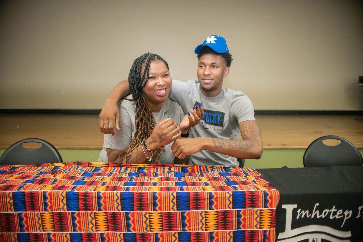 Kentucky freshman Justin Edwards and his mother, Ebony Twiggs, a former basketball player herself, share a tight bond.