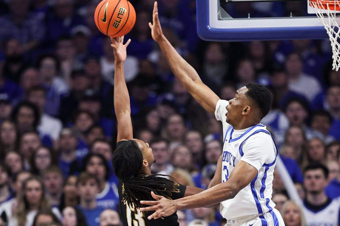 Kentucky sophomore Ugonna Onyenso leads the Wildcats with 61 blocked shots in 23 games this season.