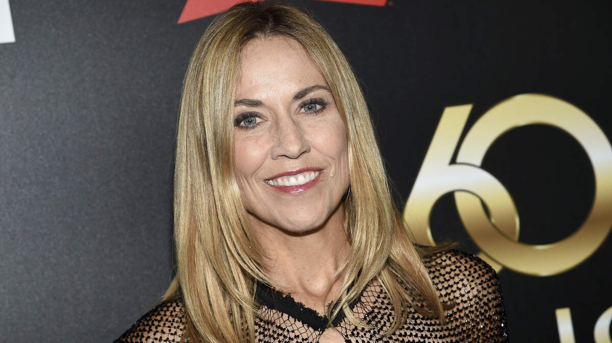 Singer-songwriter Sheryl Crow performed a solo piano version of George Harrison’s “Beware of Darkness” during a recent taping of “The Late Show with Stephen Colbert.”