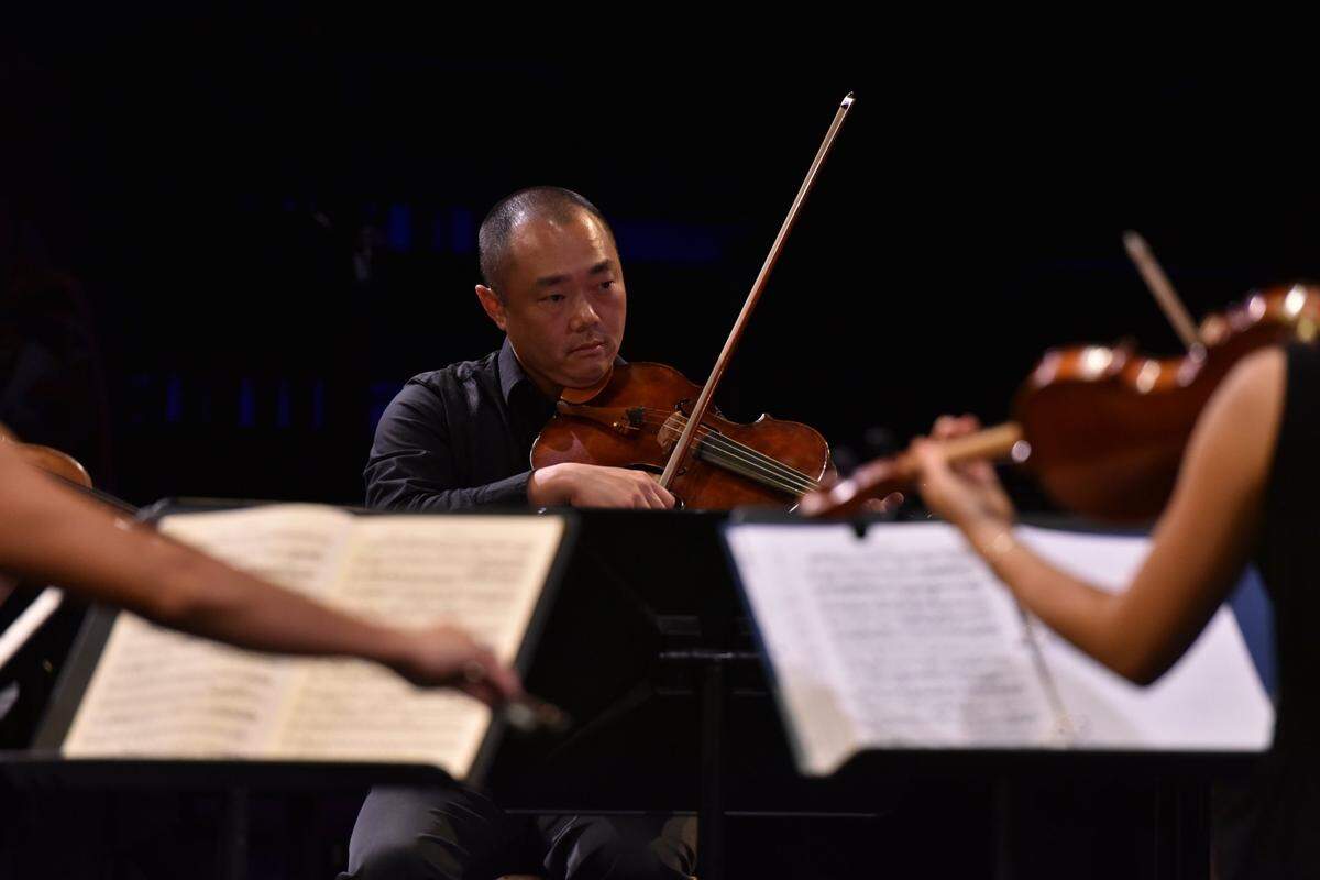Burchard Tang plays as part of Mendelssohn’s “Octet” at the first main stage concert of the 2018 Chamber Music Festival of Lexington.