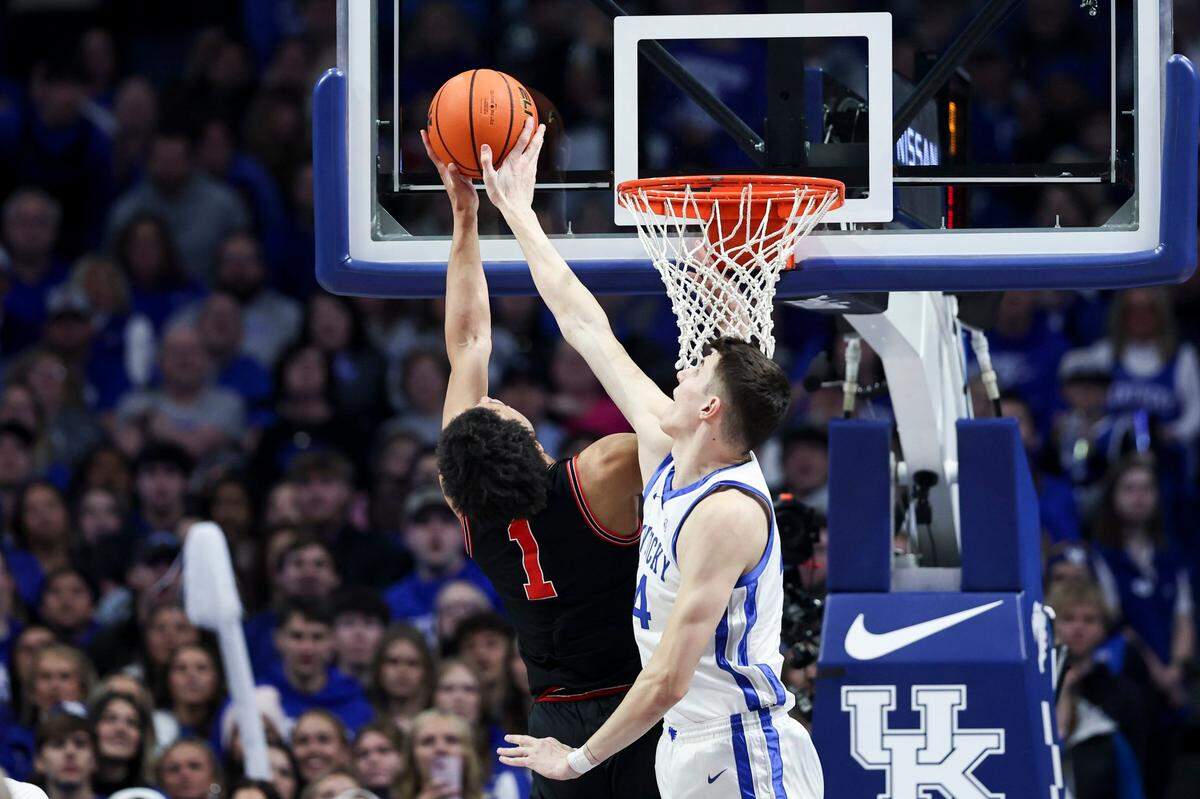 Kentucky Wildcats forward Zvonimir Ivisic (44) blocks a shot by Georgia Bulldogs guard Jabri Abdur-Rahim (1) during the game at Rupp Arena in Lexington, Ky, Saturday, January 20, 2024.