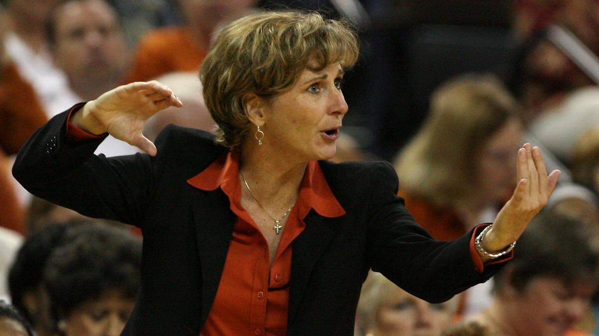 Former Duke and Texas women’s head basketball coach Gail Goestenkors is joining the Kentucky coaching staff of Kyra Elzy as an assistant. Goestenkors, 58, coached Duke to four Final Fours and two national runner-up finishes. She was inducted into the Women’s Basketball Hall of Fame in 2015.