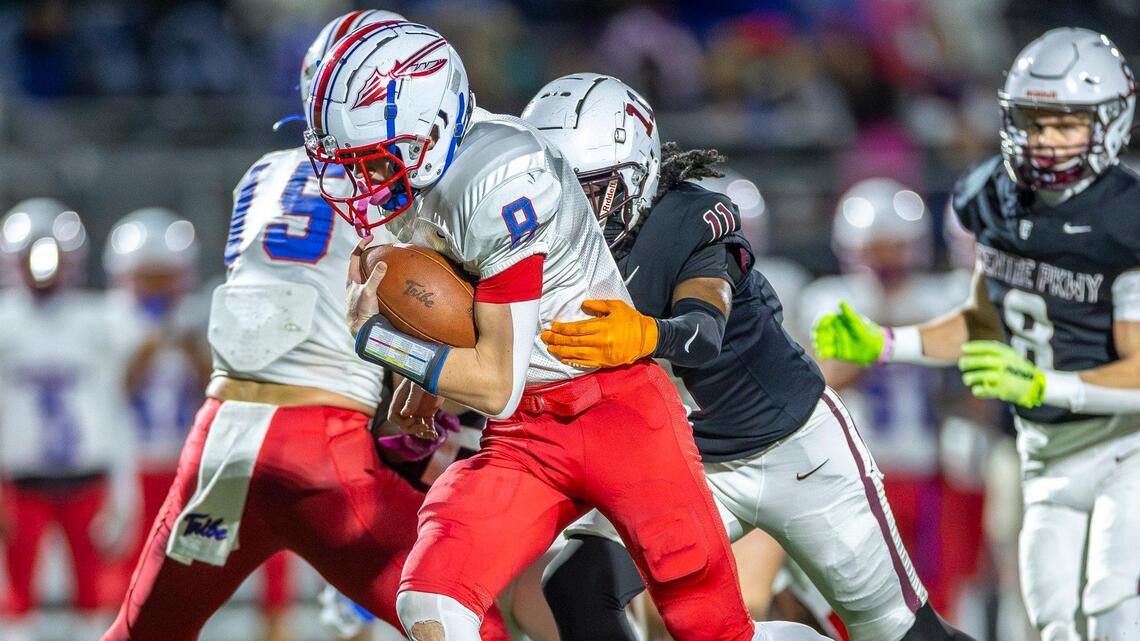 Recap of the Kentucky high school football Class 6A playoff game ...
