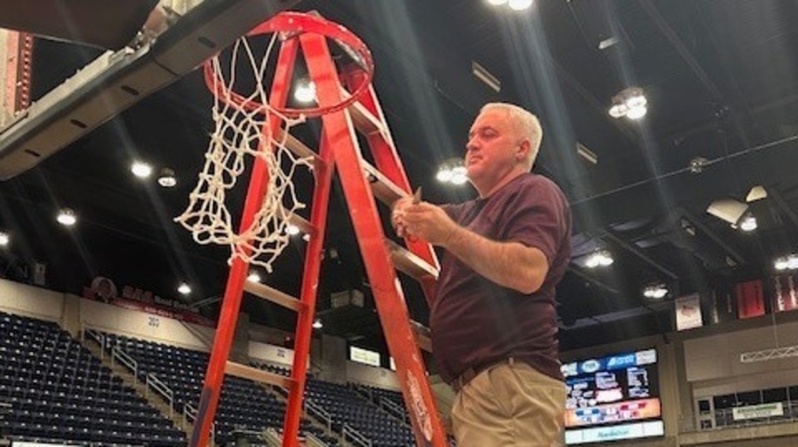 For Magoffin coach, historic Sweet 16 trip means game against his twin brother’s son