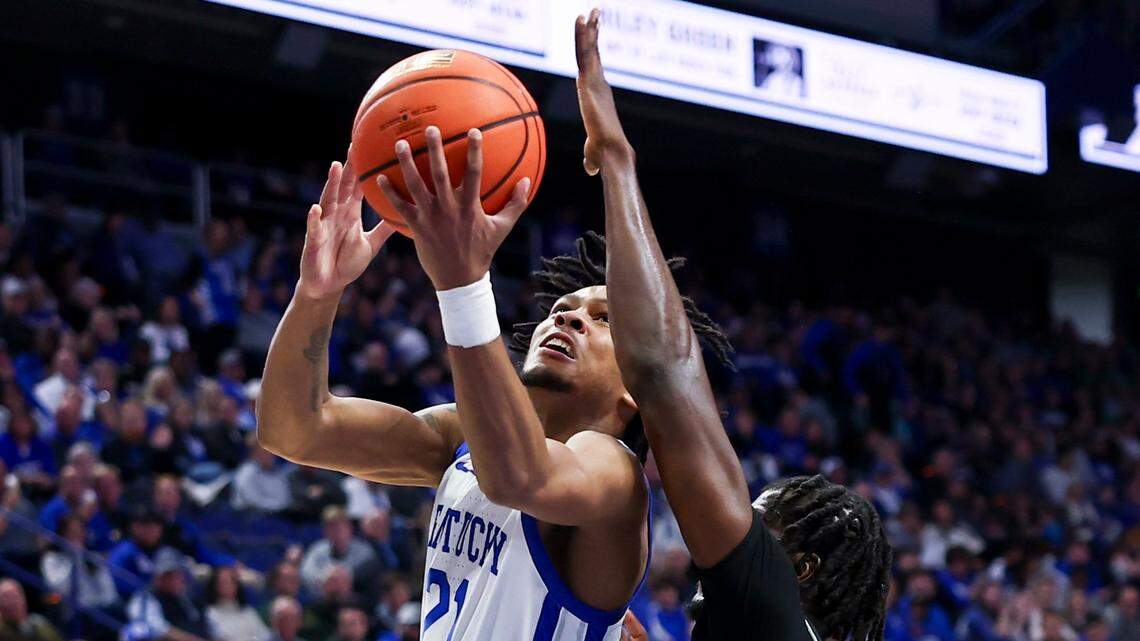 College basketball final: No. 16 Kentucky 118, Marshall 82