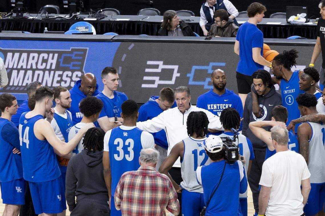 John Calipari addresses his team during Kentucky’s open practice in Pittsburgh on Wednesday ahead of Thursdasy’s NCAA Tournament opener vs. Oakland.