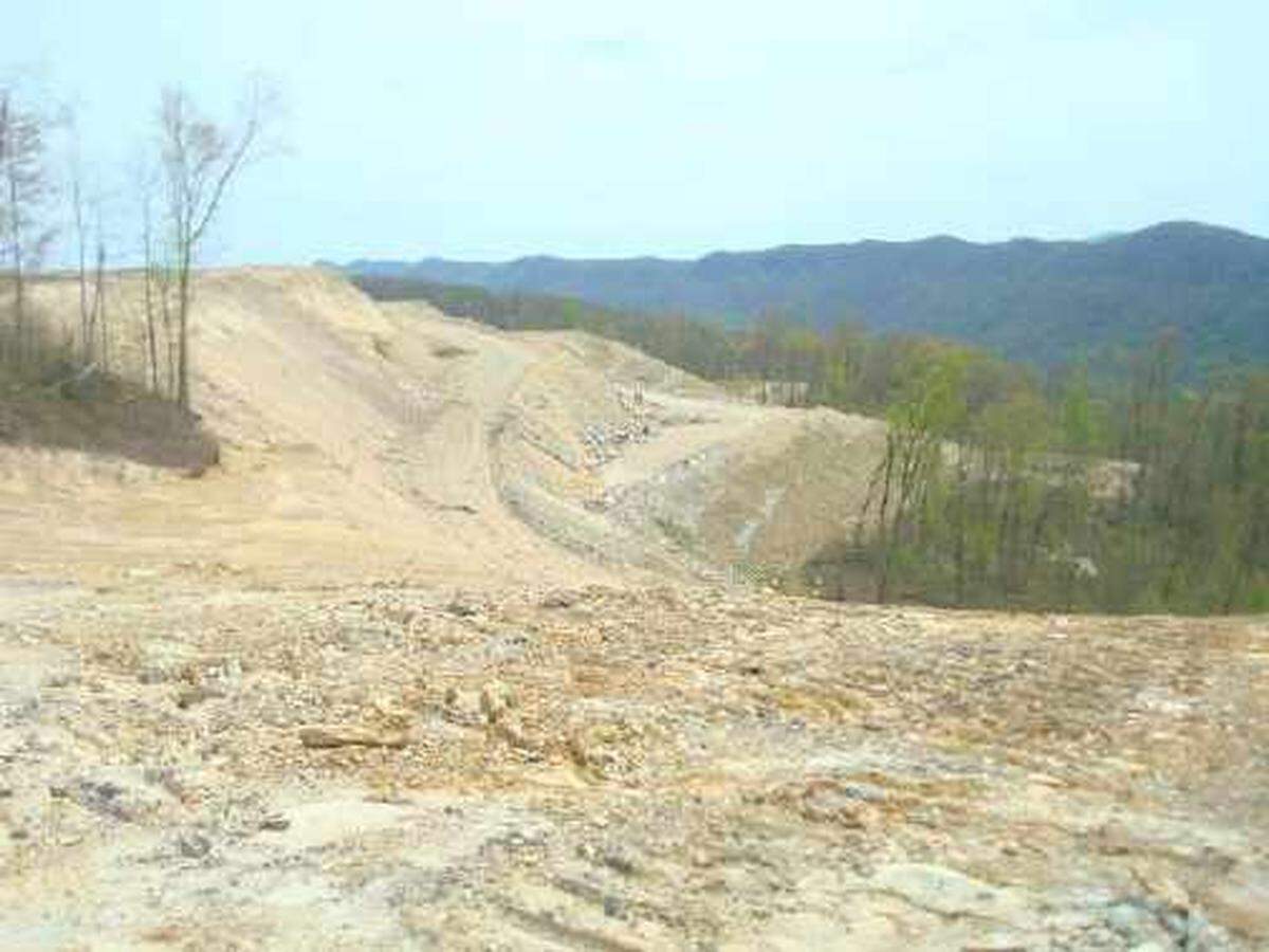 State inspectors noted in 2016 Blackjewel’s mine in Bell County has a disturbed watershed impacting the nearby community in Stoney Fork.