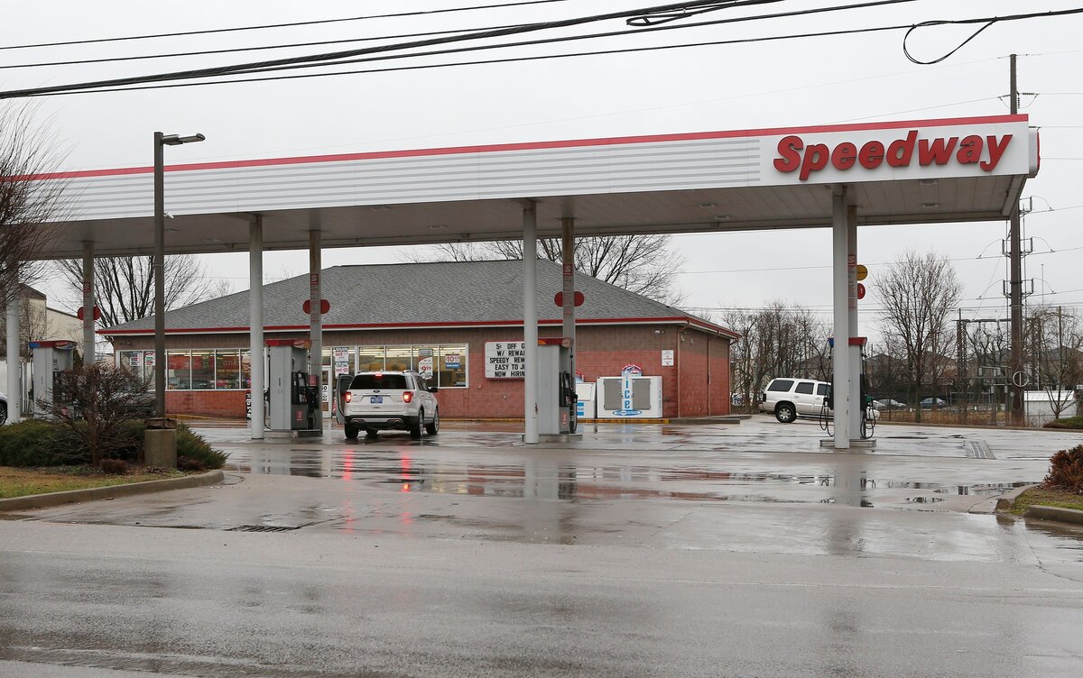 Speedway, 1281 East New Circle Road, is on probation.