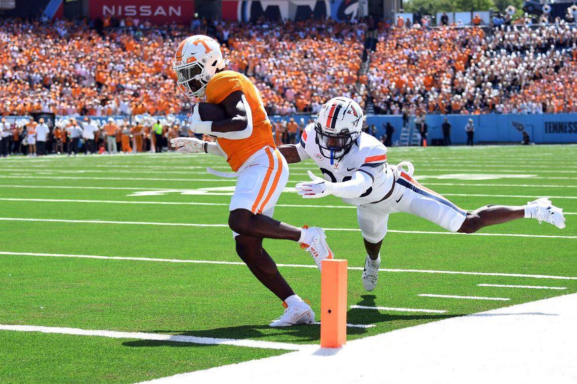 Tennessee running back Dylan Sampson (6) is third in the FBS in rushing touchdowns with 17.