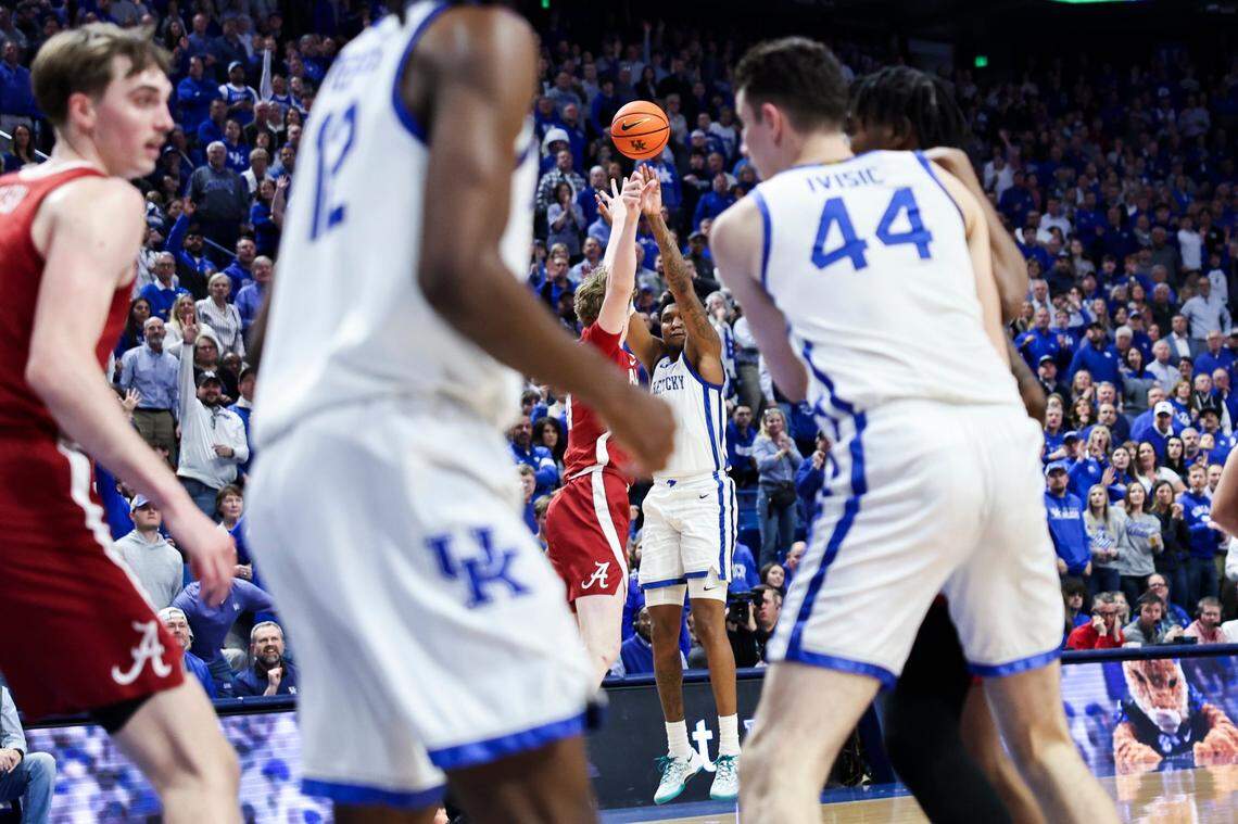 Kentucky guard Justin Edwards (1) makes a 3-pointer against Alabama during Saturday’s game at Rupp Arena.