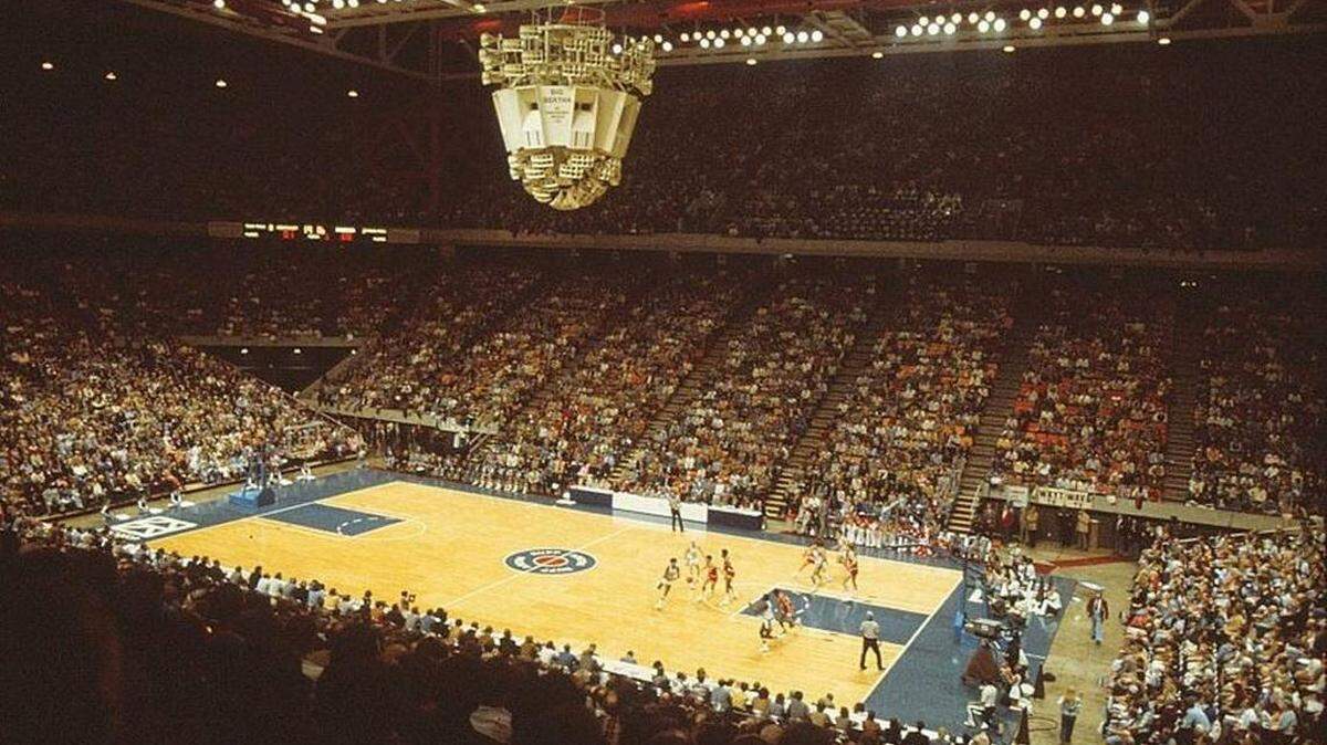 Rupp Arena when it first opened in 1976.