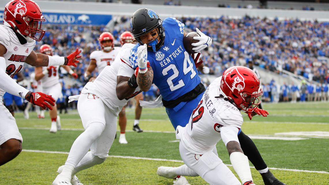 Live updates: Kentucky Wildcats vs. Louisville Cardinals college football