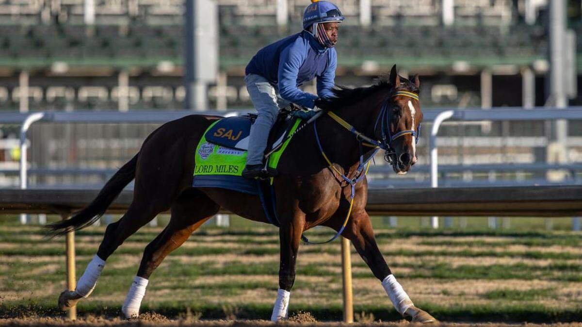 Kentucky Derby contender scratched, trainer suspended in wake of horse deaths at Churchill