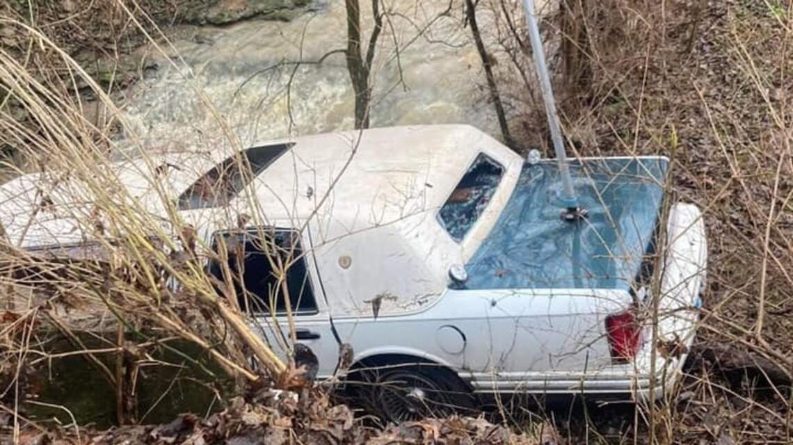 How’d a limo with a pole on the trunk end up in a Bourbon County creek on New Year’s Eve?