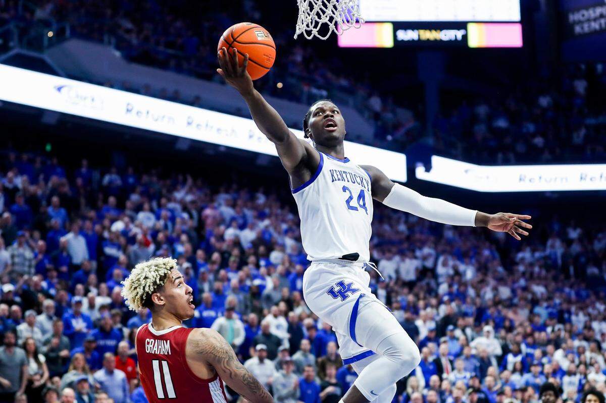 Kentucky freshman Chris Livingston (24) has 46 rebounds in UK’s past six games.