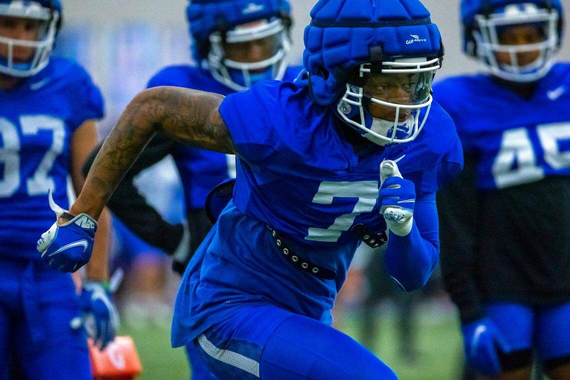 Kentucky wide receiver Barion Brown (7) caught 50 passes for 628 yards and four touchdowns as a freshman.