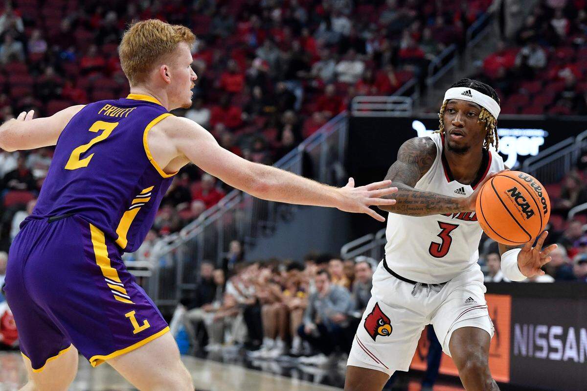 Louisville guard El Ellis (3) is the Cardinals’ only double-figures scorer, averaging 17.1 points a game but making only 37.8 percent of his field-goal tries.