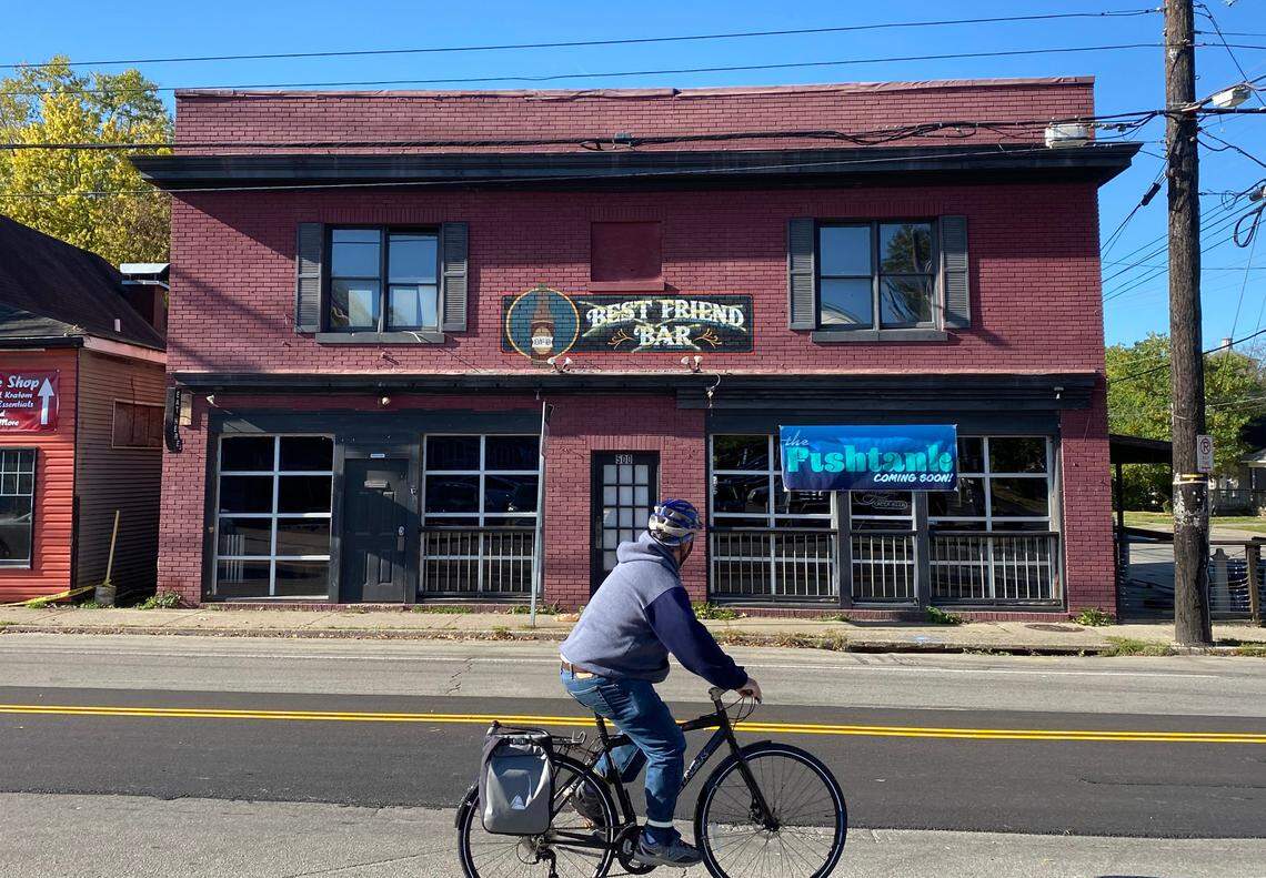 Owner John Tresaloni is reviving his original UK campus-area bar, The Fishtank, that was open from 2000-2009 at the same location on Euclid Avenue. The bar will feature live music, beer on tap and (soon) a fresh menu of bar food.