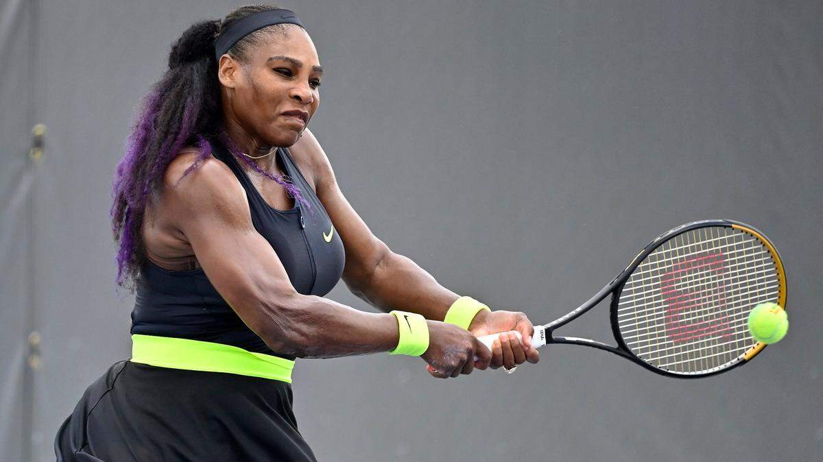 Serena Williams returned a shot to her sister, Venus Williams, in the second round of the WTA Top Seed Open at Top Seed Tennis Club in Nicholasville on Thursday. Serena won the match in three sets to improve to 19-12 against Venus in singles competition.