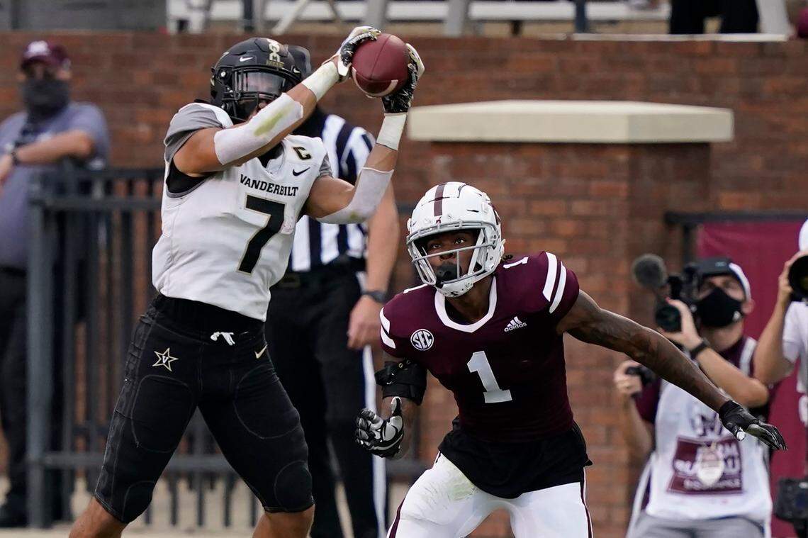 Vanderbilt wide receiver Cam Johnson (7) has caught 27 passes for 253 yards and four touchdowns in 2021.