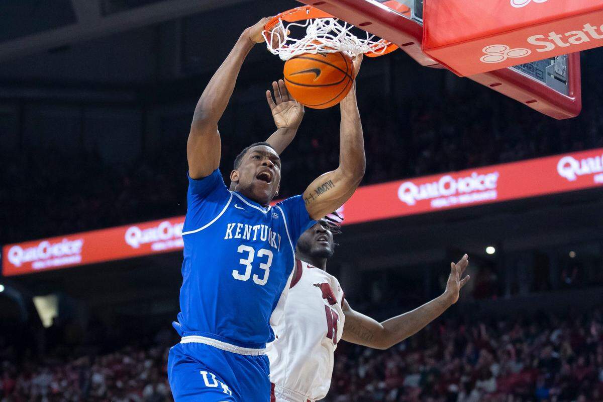 Ugonna Onyenso (33) came off the bench to contribute six points, four rebounds and three blocked shots Saturday.