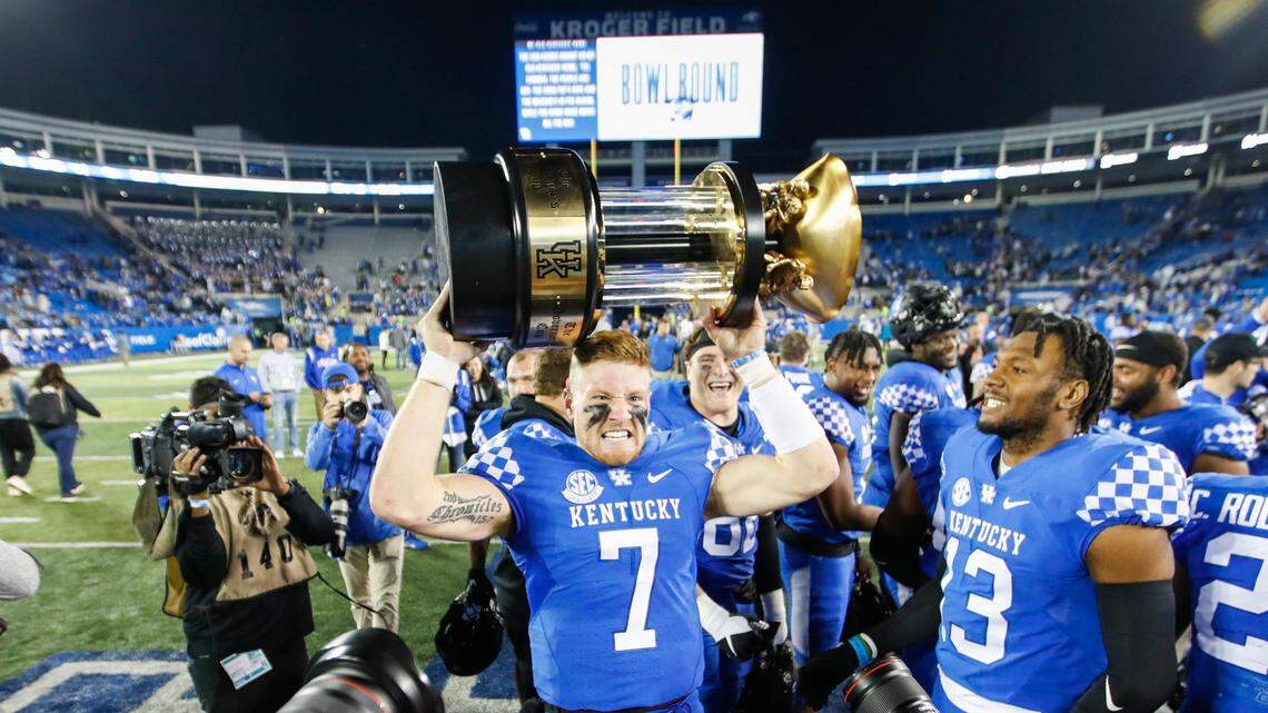 Win over Louisville sends Mark Stoops into pivotal week for future of Kentucky football