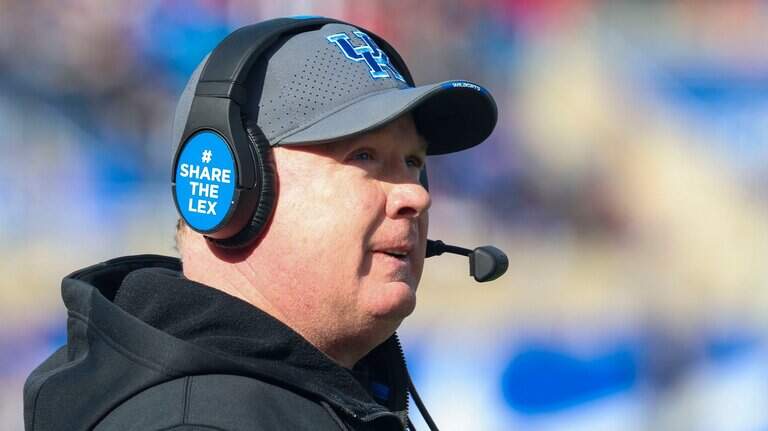 What is the contract info for each Kentucky coach entering the 2025-26 season?