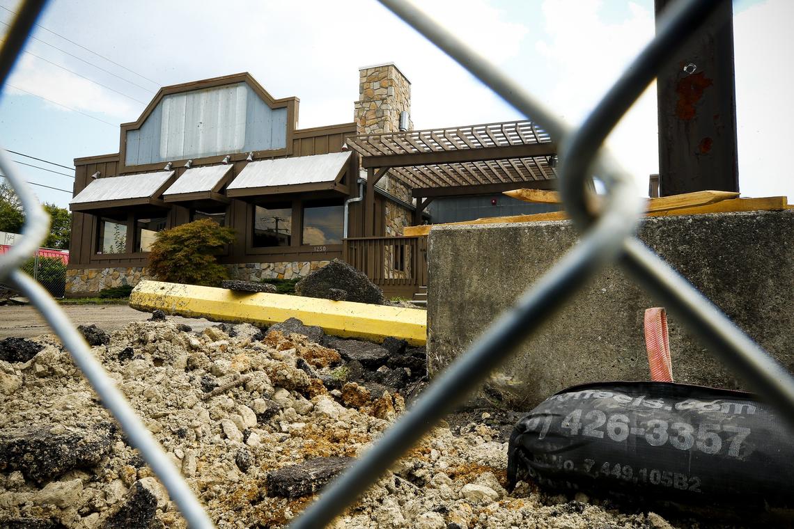 The original Logan’s Roadhouse location under demolition in September. The restaurant chain, which was founded in Lexington, declared bankruptcy in 2016 and this location was closed in August, 2017. A new Time to Shine car wash will open in its place by mid-January.