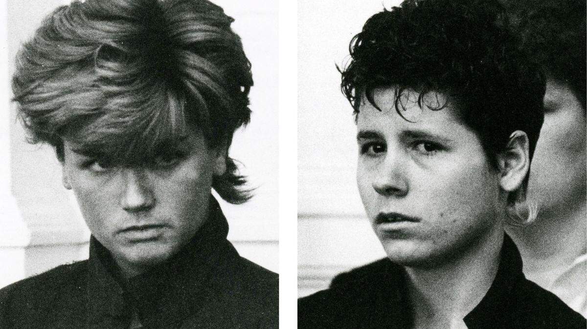 Elizabeth Zehnder Turpin, left, and Karen Lucille Brown during their Feb. 10, 1986, arraignment for the murder of Turpin’s husband, Michael Turpin.