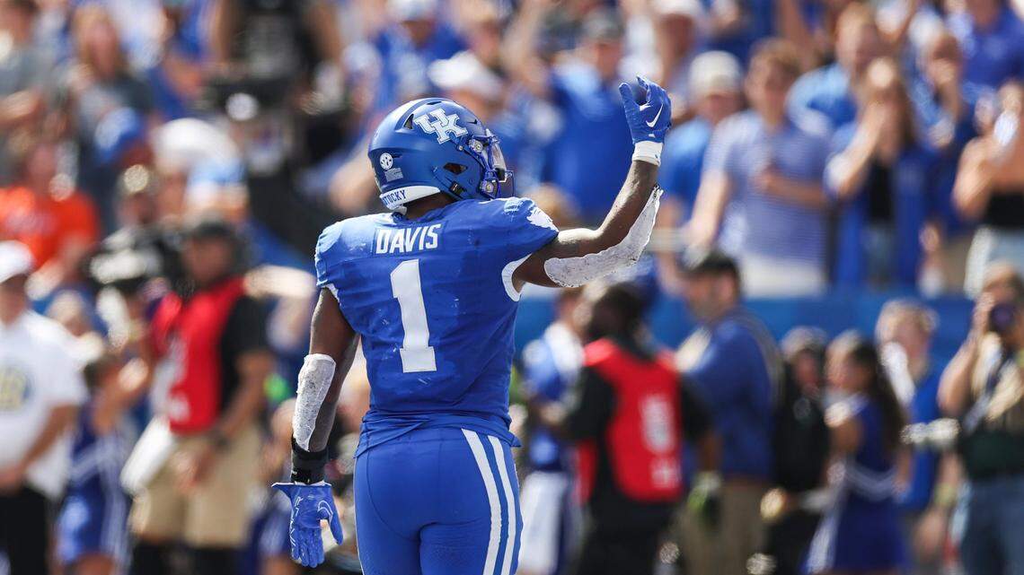 Where does Ray Davis’ big rushing day against Florida rank in Kentucky football history?